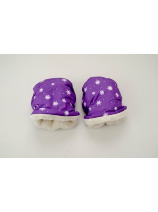 Муфты-рукавицы для коляски на овчине (снежинки на фиолетовом)