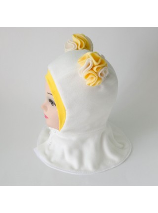 Шапка-шлем Помпоны молочный/желтый
